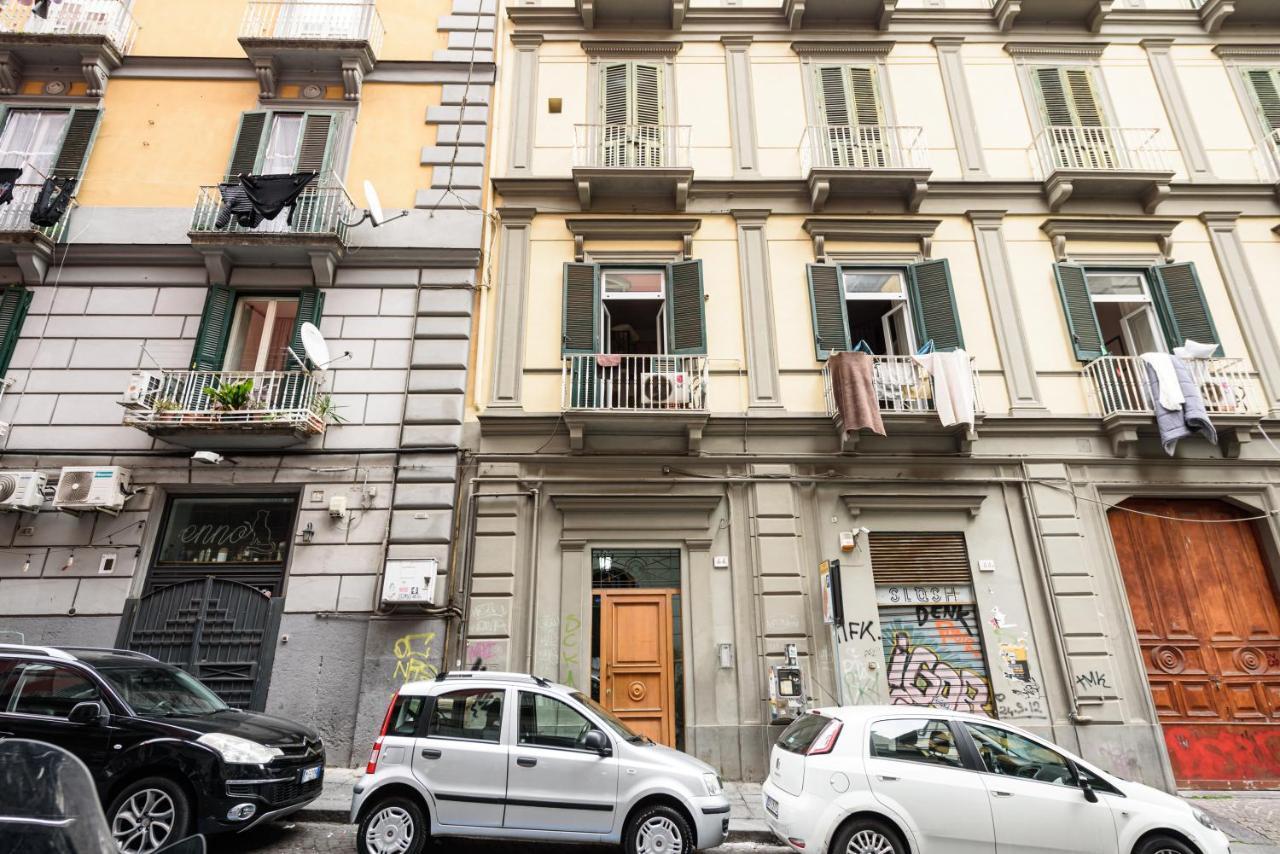 Via Bellini 44 *